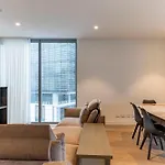 High-Level 2B Stunning Water Views In Barangaroo