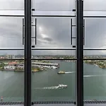 High-Level 2B Stunning Water Views In Barangaroo