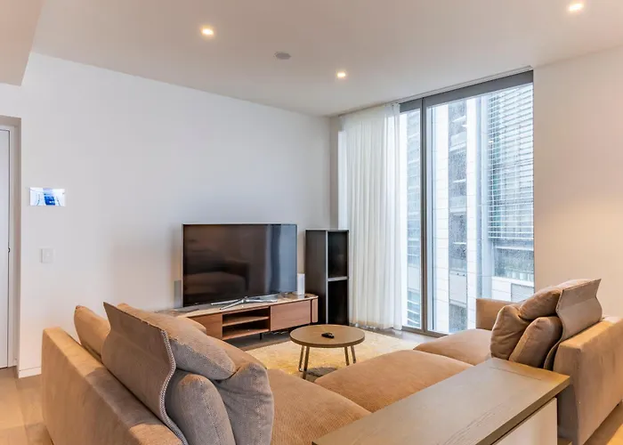 High-Level 2B Stunning Water Views In Barangaroo