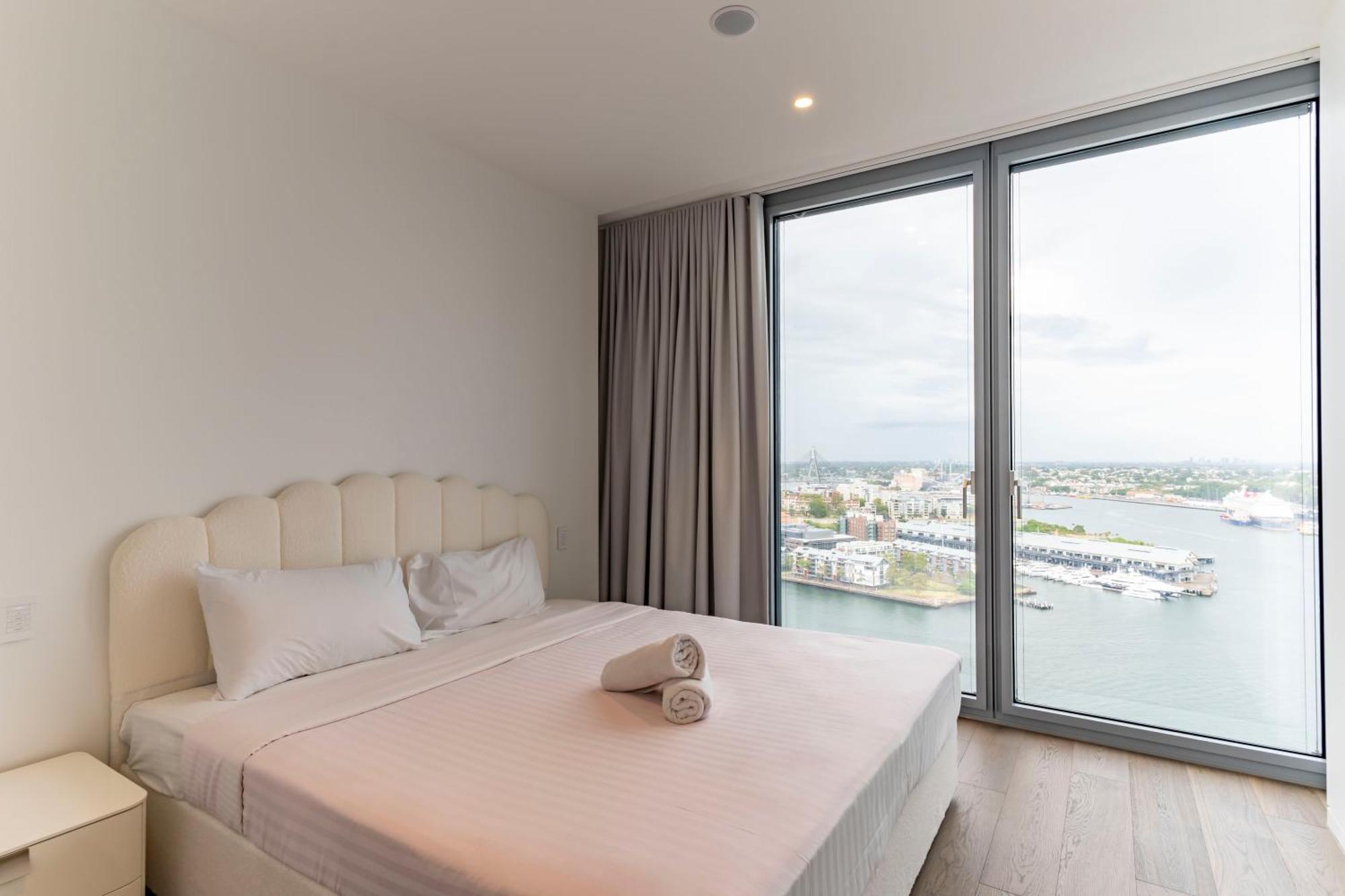 High-level 2b Stunning Water Views In Barangaroo Sydney