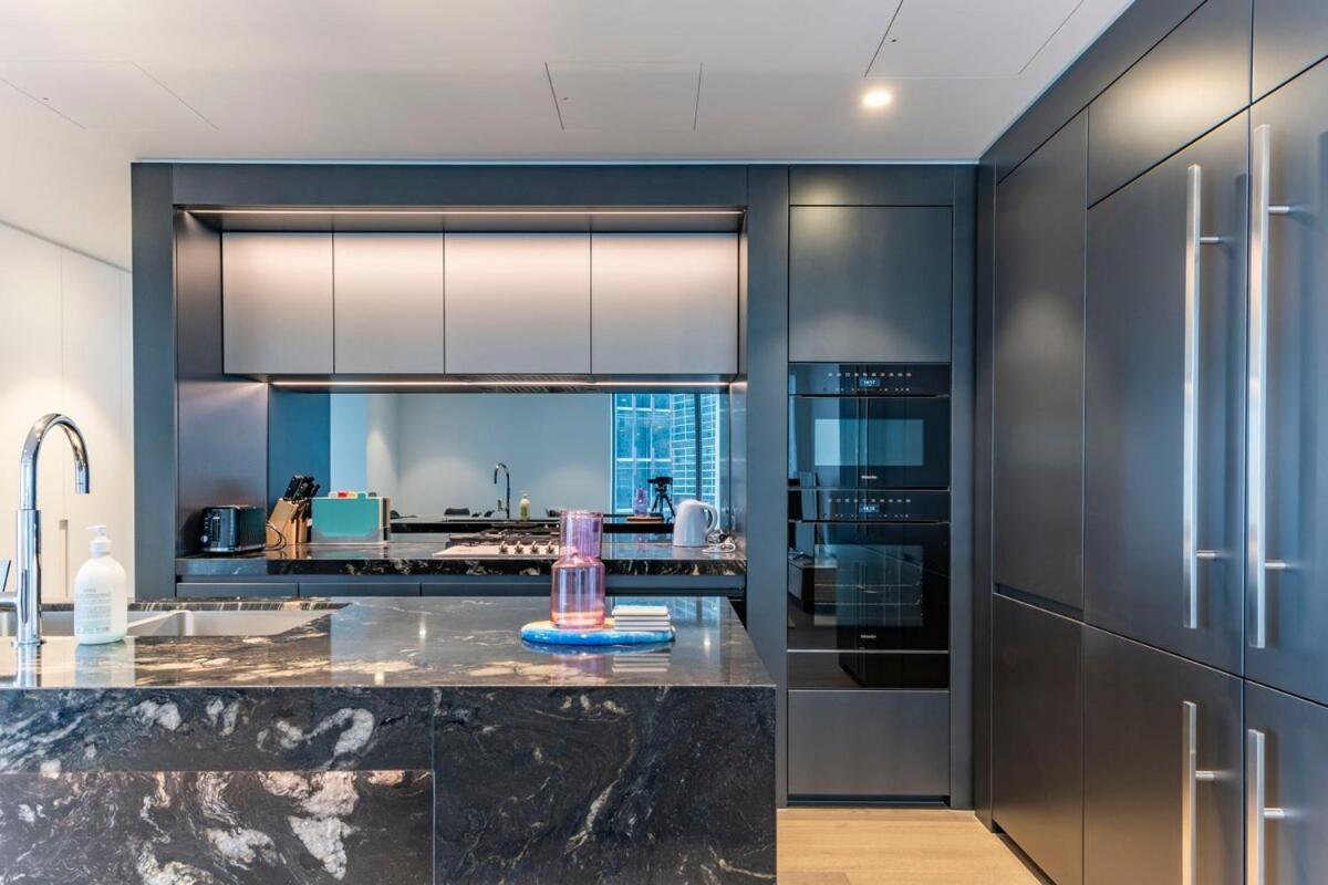 High-level 2b Stunning Water Views In Barangaroo